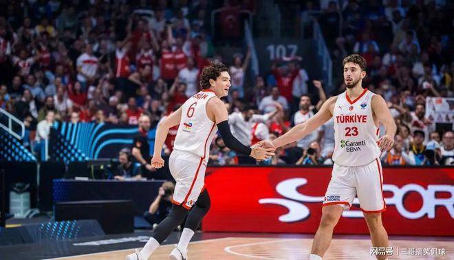 开云体育APP下载-德国男篮血洗加拿大男篮，莫里斯送出助攻的简单介绍