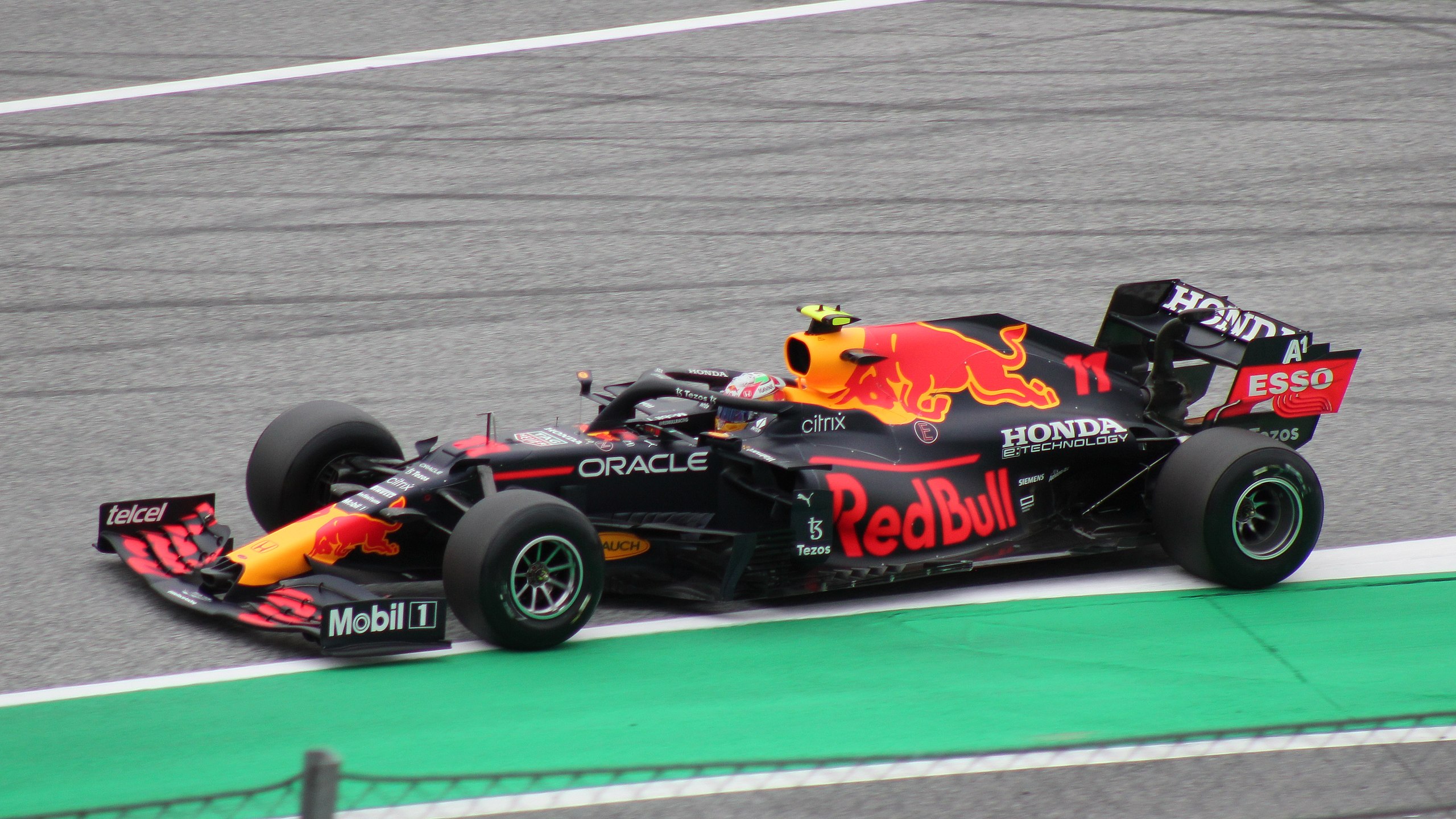 阿斯顿马丁轻取索伯车队,佩雷兹高光表现 阿斯顿马丁轻取索伯车队,佩雷兹高光表现