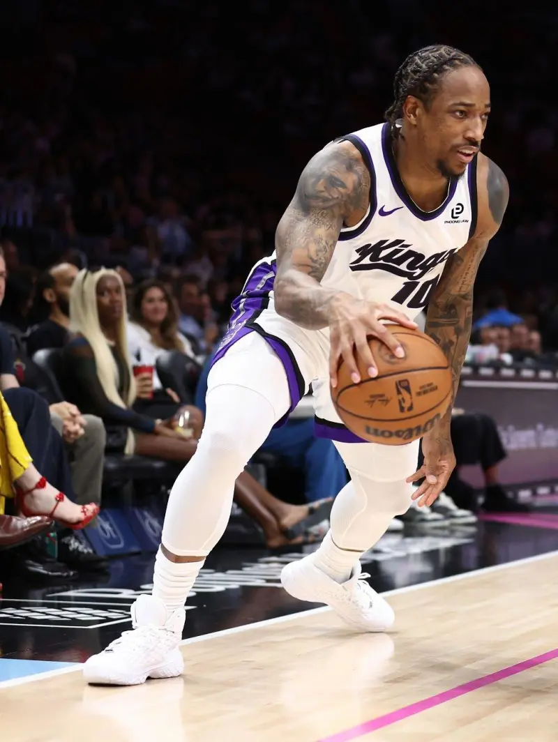 湖人轻取凯尔特人，德罗赞惊艳四座