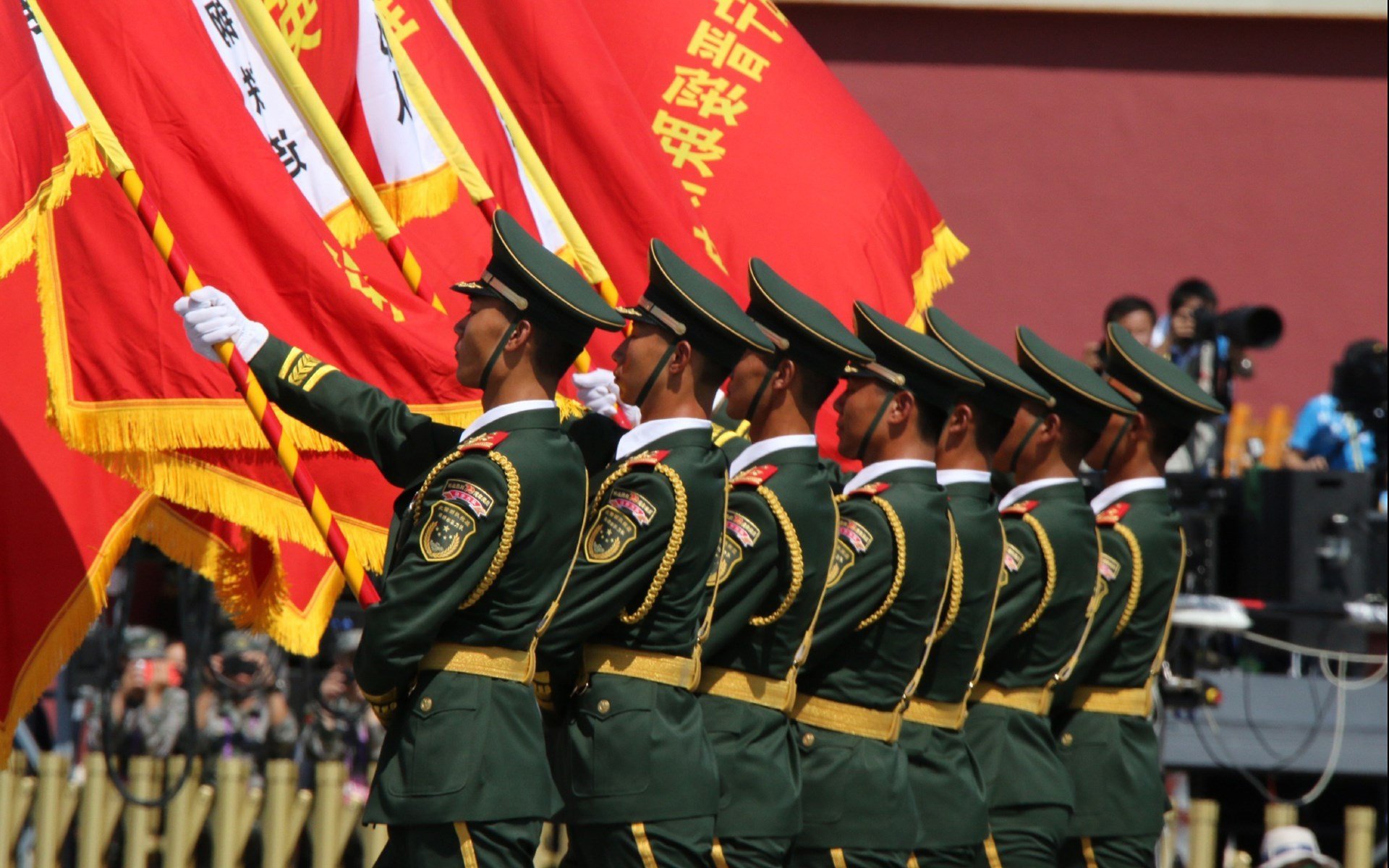 阿布扎比，他用左脚决定冠军归属