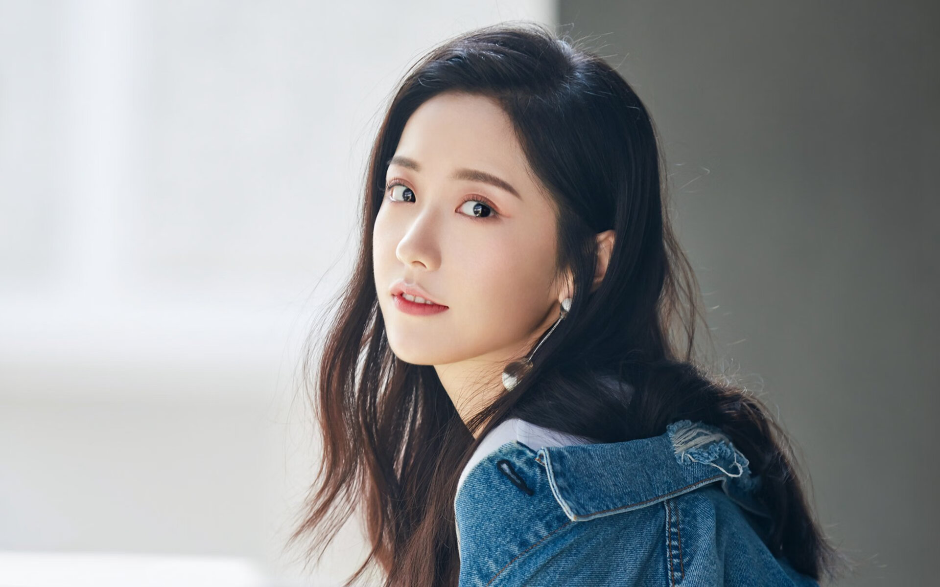 开云体育在线-黑色闪电撕裂钢铁防线，奥利维耶用不可阻挡的进攻强行终结多特蒙德