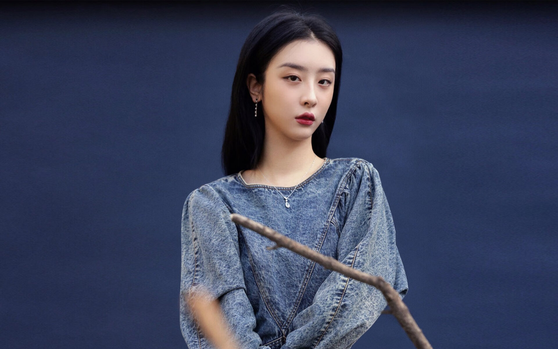 铁幕与尖刀，皇家社会的战术铁笼如何让洪都拉斯窒息，孔德西决生死战中一剑封喉