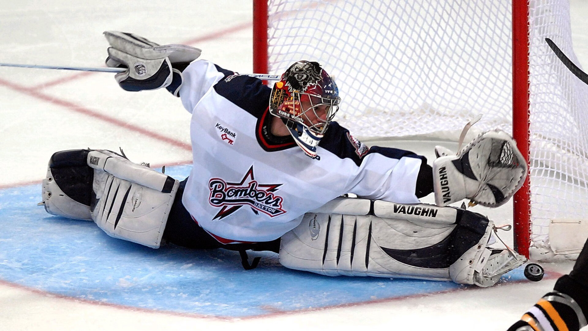 开云体育-黑豹撕裂蓝白军团，浓眉非典型对决让雷霆提前缴械